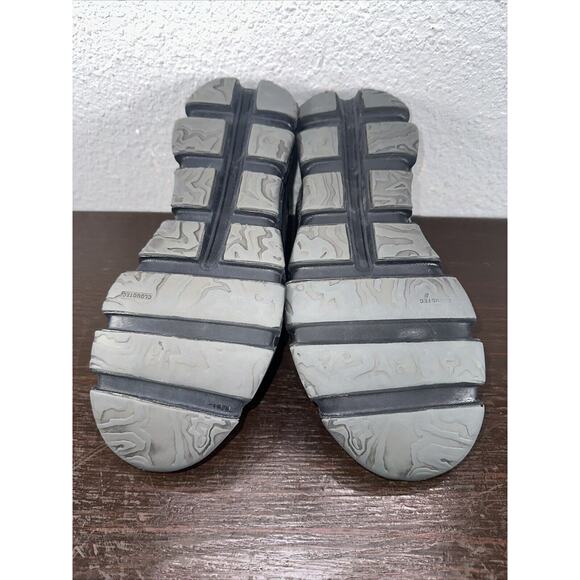 ON Cloudaway Sneaker Women Size 11 Swiss Engineering Running Shoes 49.99129 EUC - Picture 8 of 10